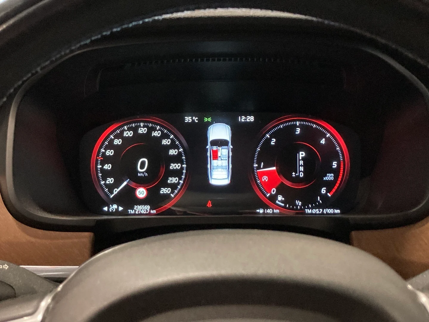 Car Image - 33LEV1ZPrPNn6drENB8fuw