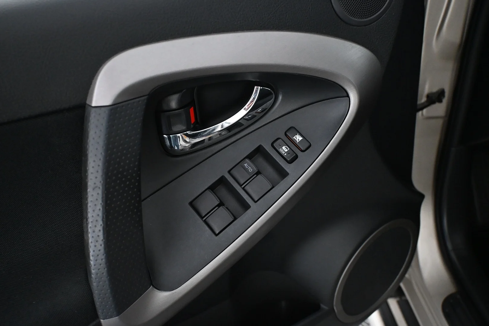 Car Image - 2hJgFOSQp5TVPXyMZqYlam