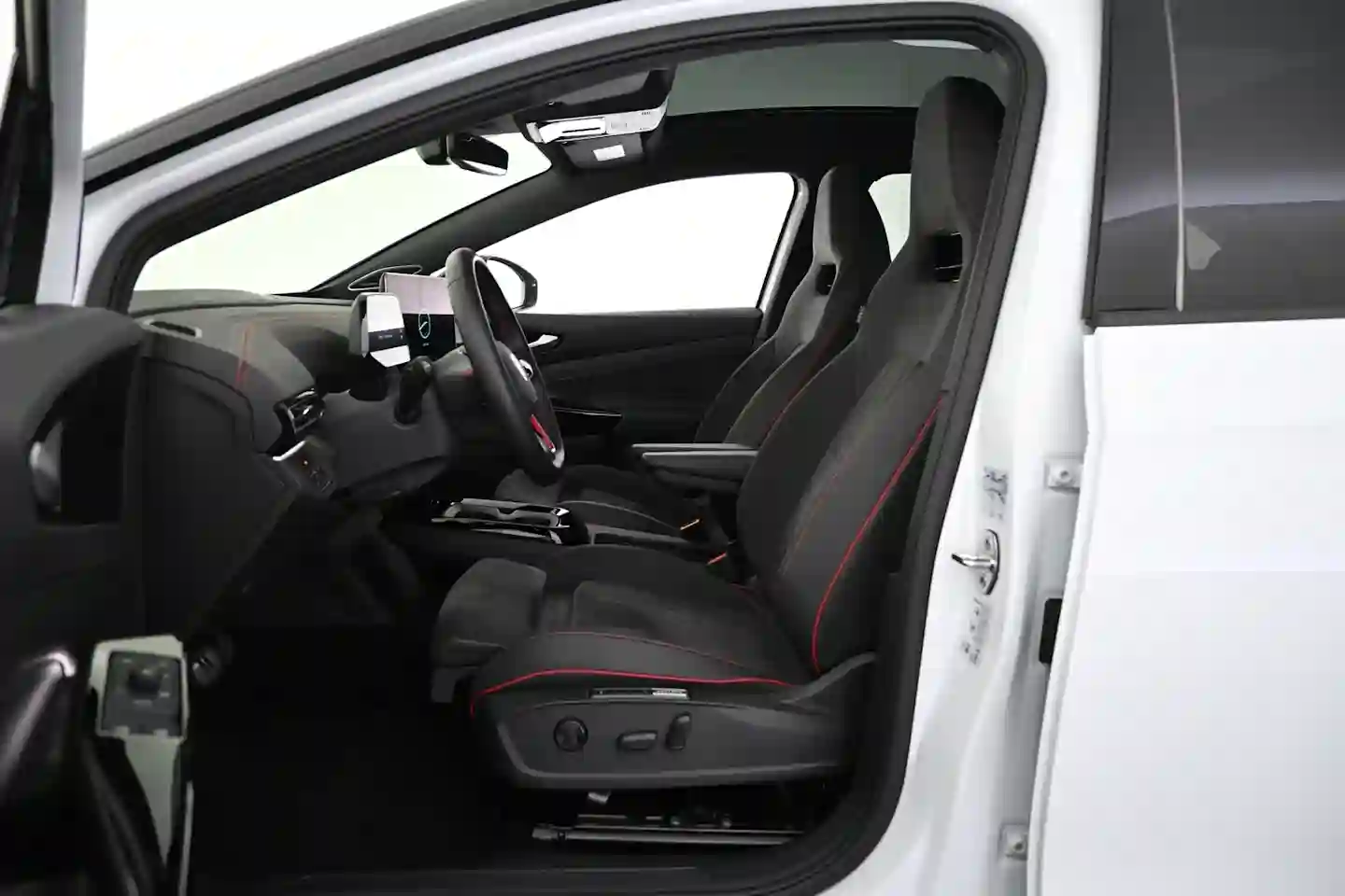 Car Image - IJkZa1Dd3LArWRJqHHel5