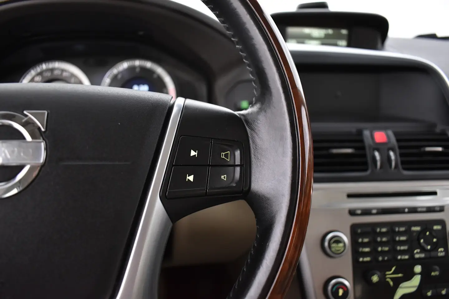 Car Image - 5BzKtSXFybRH7tkZ5Odhge