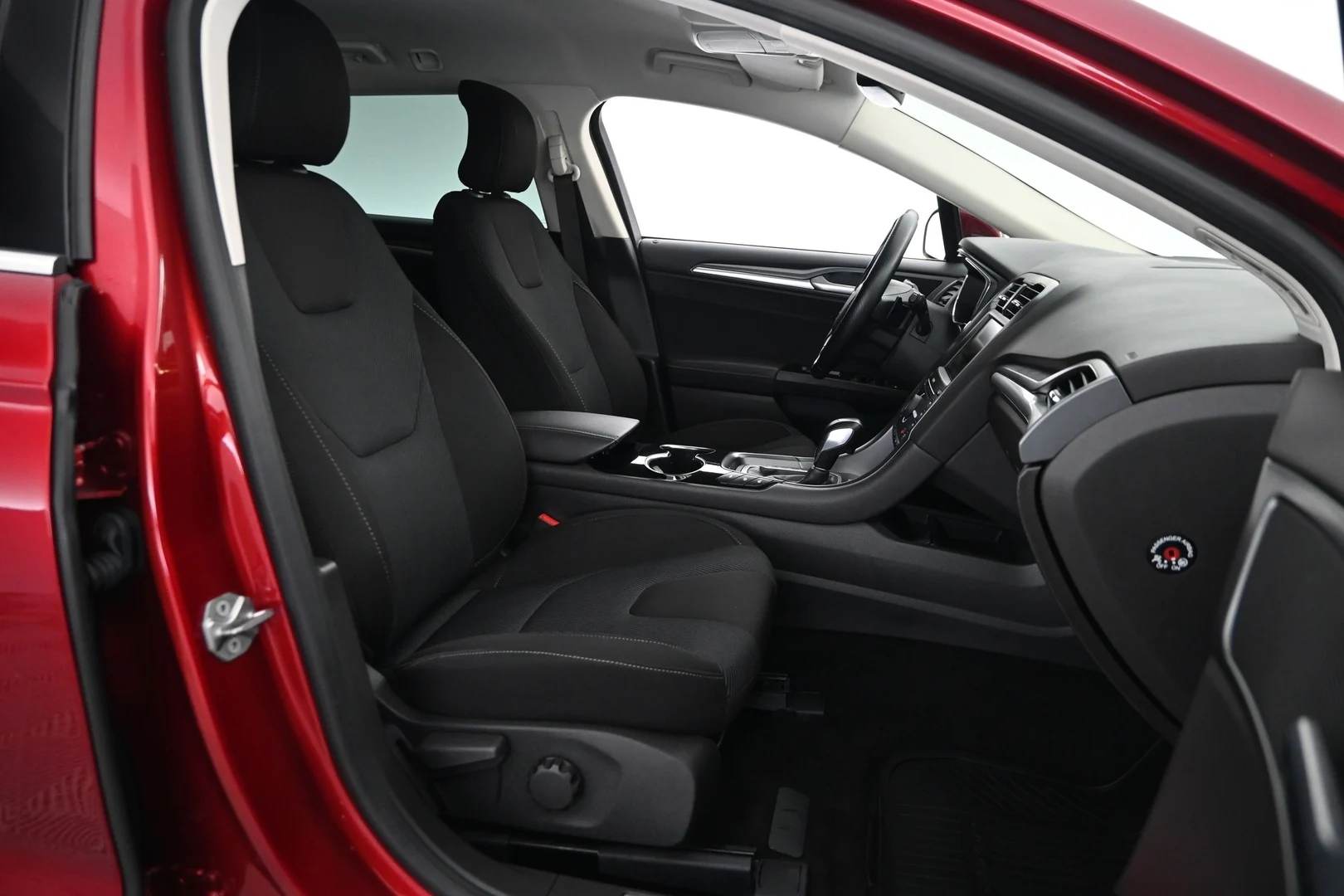 Car Image - 61JXP0tbHtWT9RUb8y07jJ