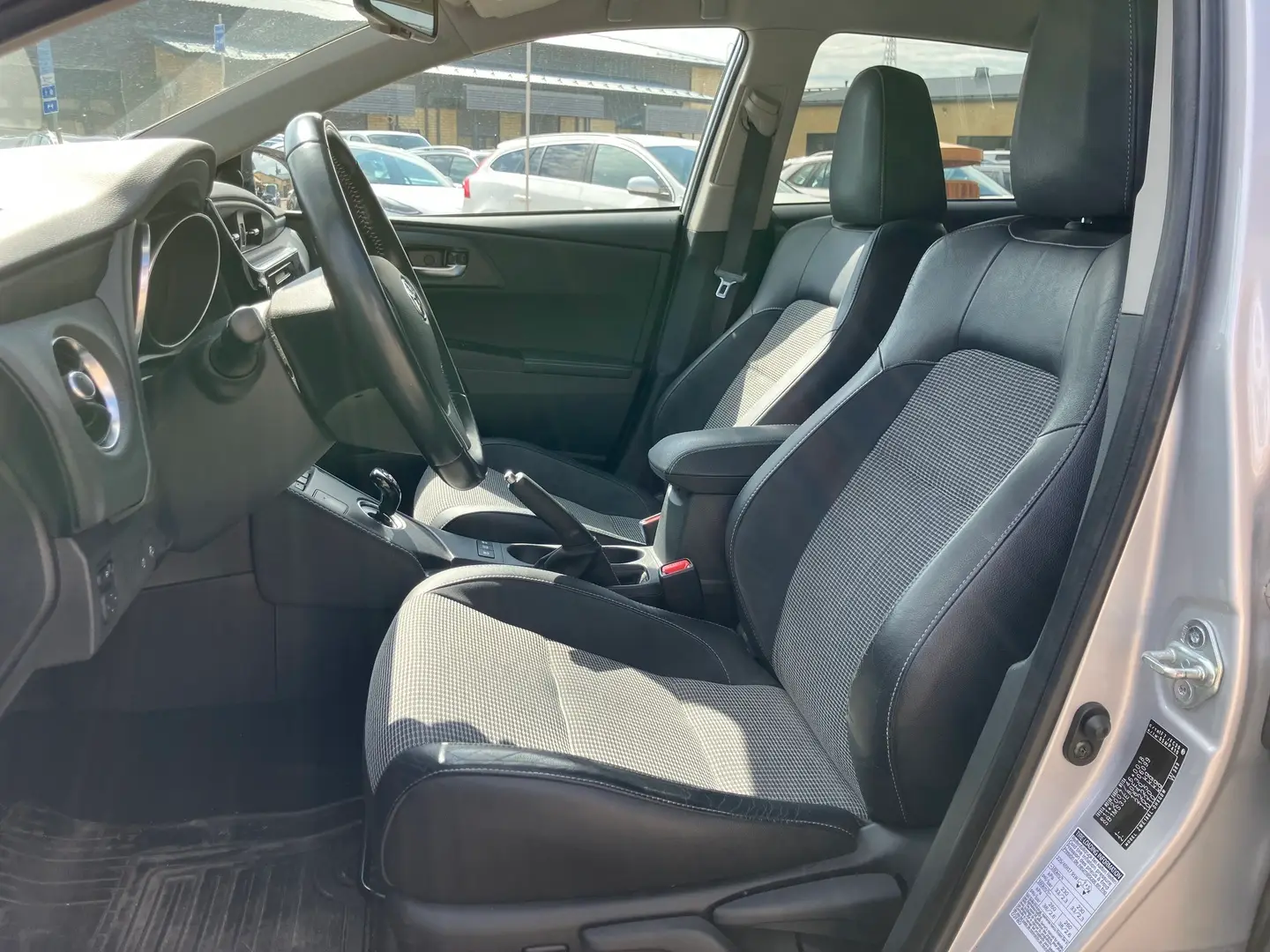 Car Image - 5TfhC5Zui6wQ5GUZ7k8Xtb