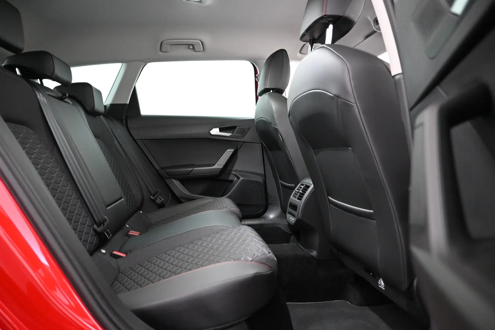 Car Image - 14eTA3QbSDVsEcz4YteUdy