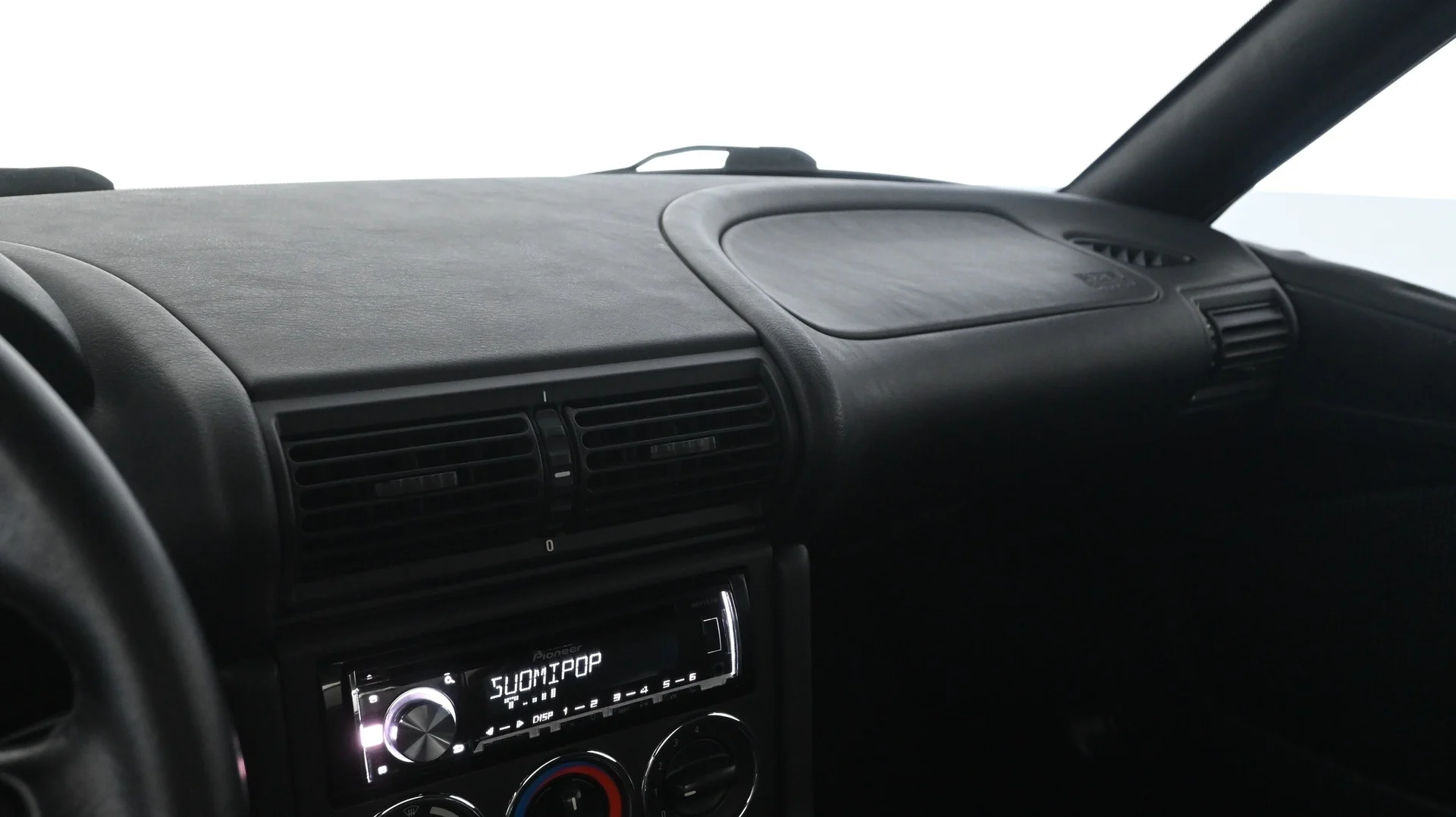 Car Image - 2BO1k5tU82i3FrjKZK7WkJ