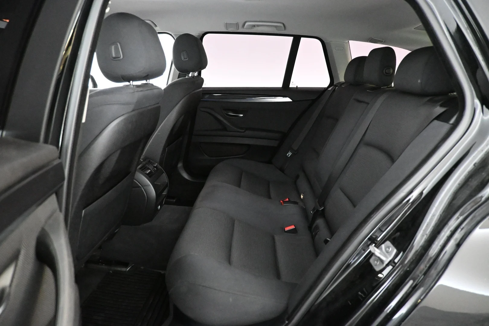 Car Image - 2iCYqVT1Ztpr4IeptAMqD6