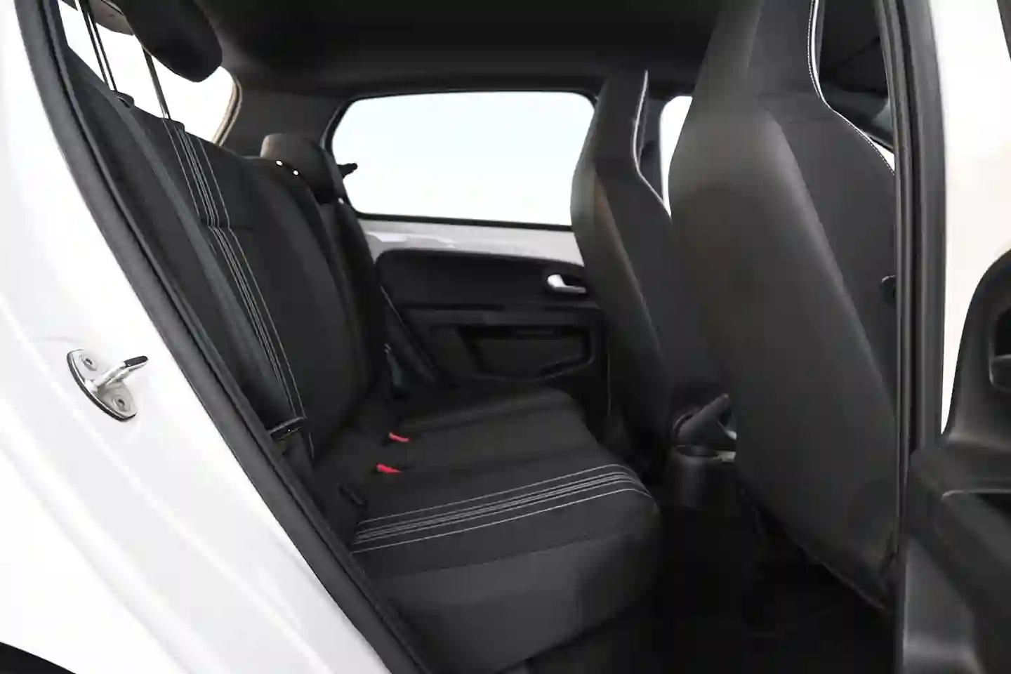 Car Image - 33gSiKYWe1SDzsVGjoF13u
