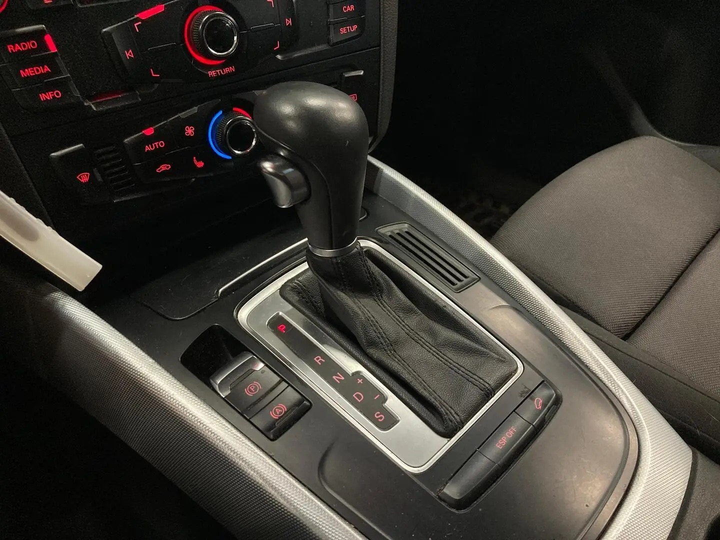 Car Image - Mzqfhpar9nVrTFqgwg1wY