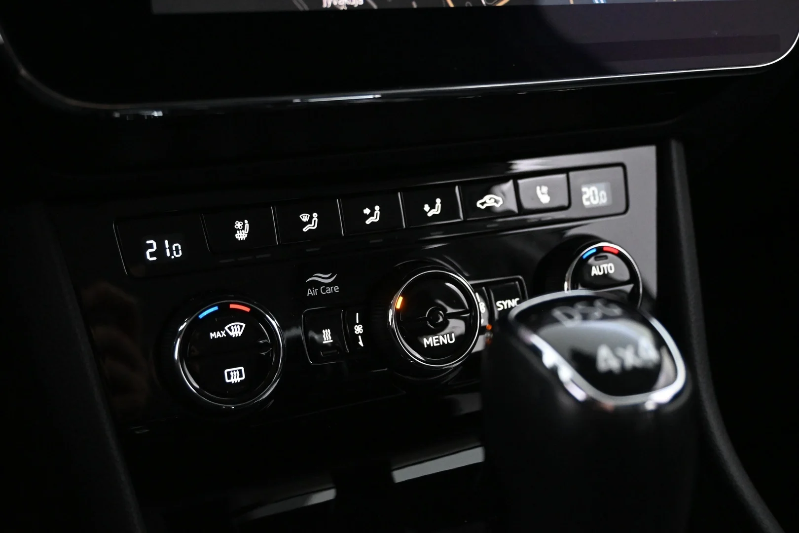 Car Image - 7psH3zEc7lvl0AlSPp0YVG
