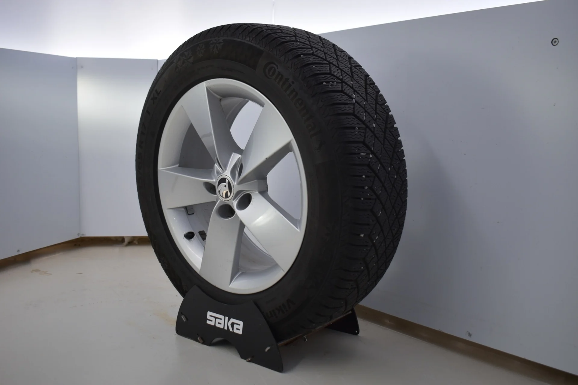 Car Image - 3TjqsmK2iTgtsFdy7QqKOO