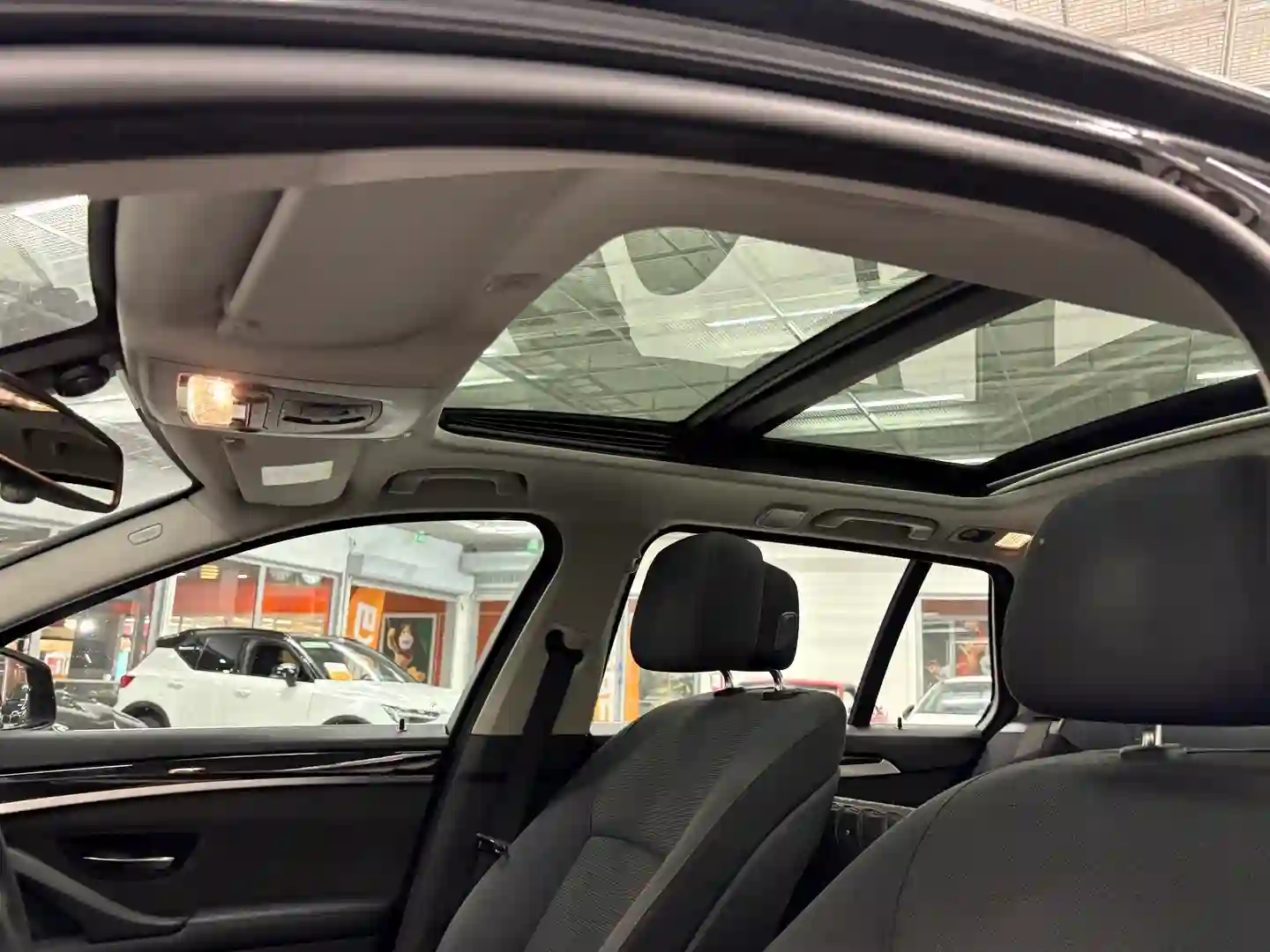 Car Image - 5m7h64mworLUtoMuoSxaGp