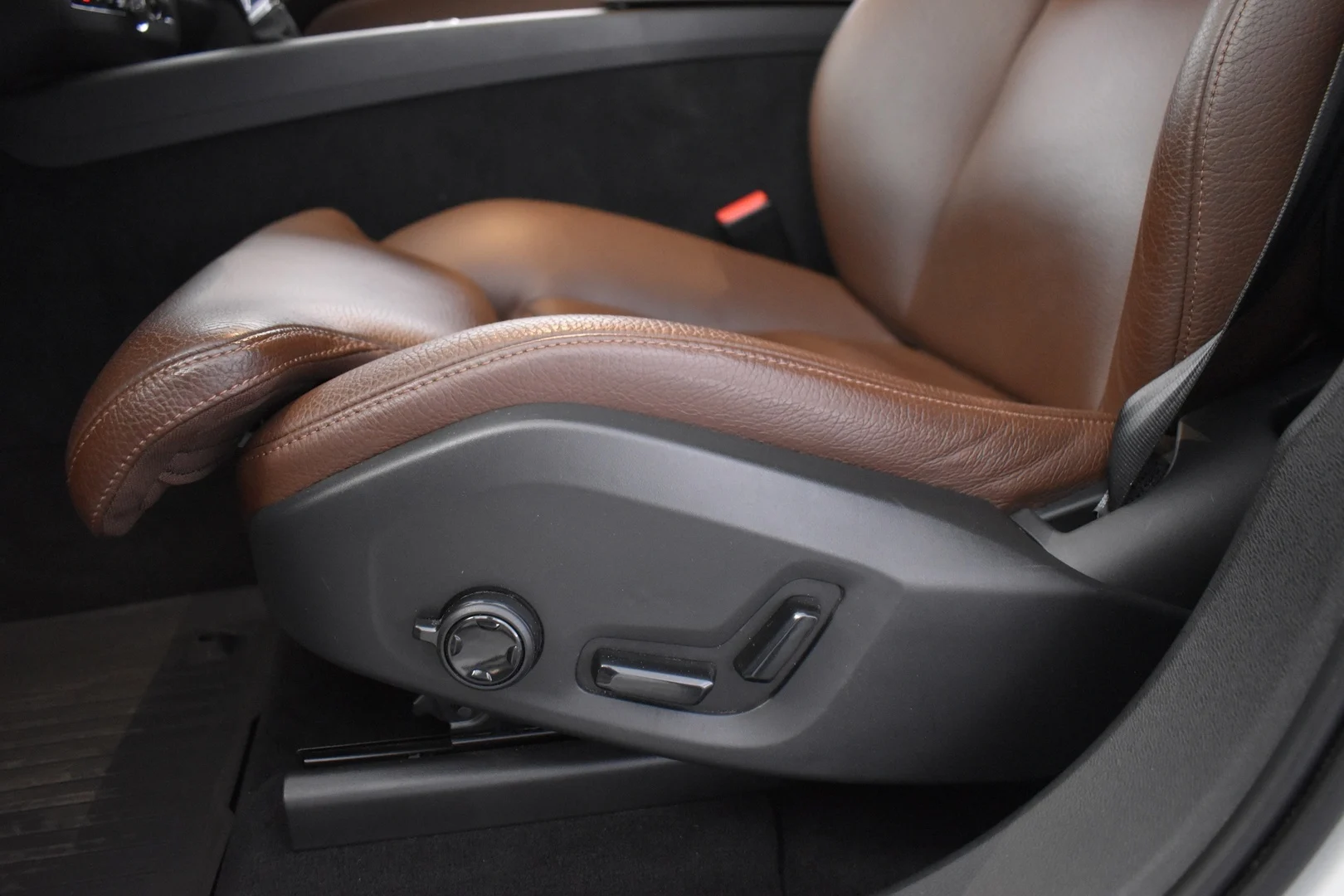 Car Image - 6jCWAMtFjhbk1PSb8QdAMk