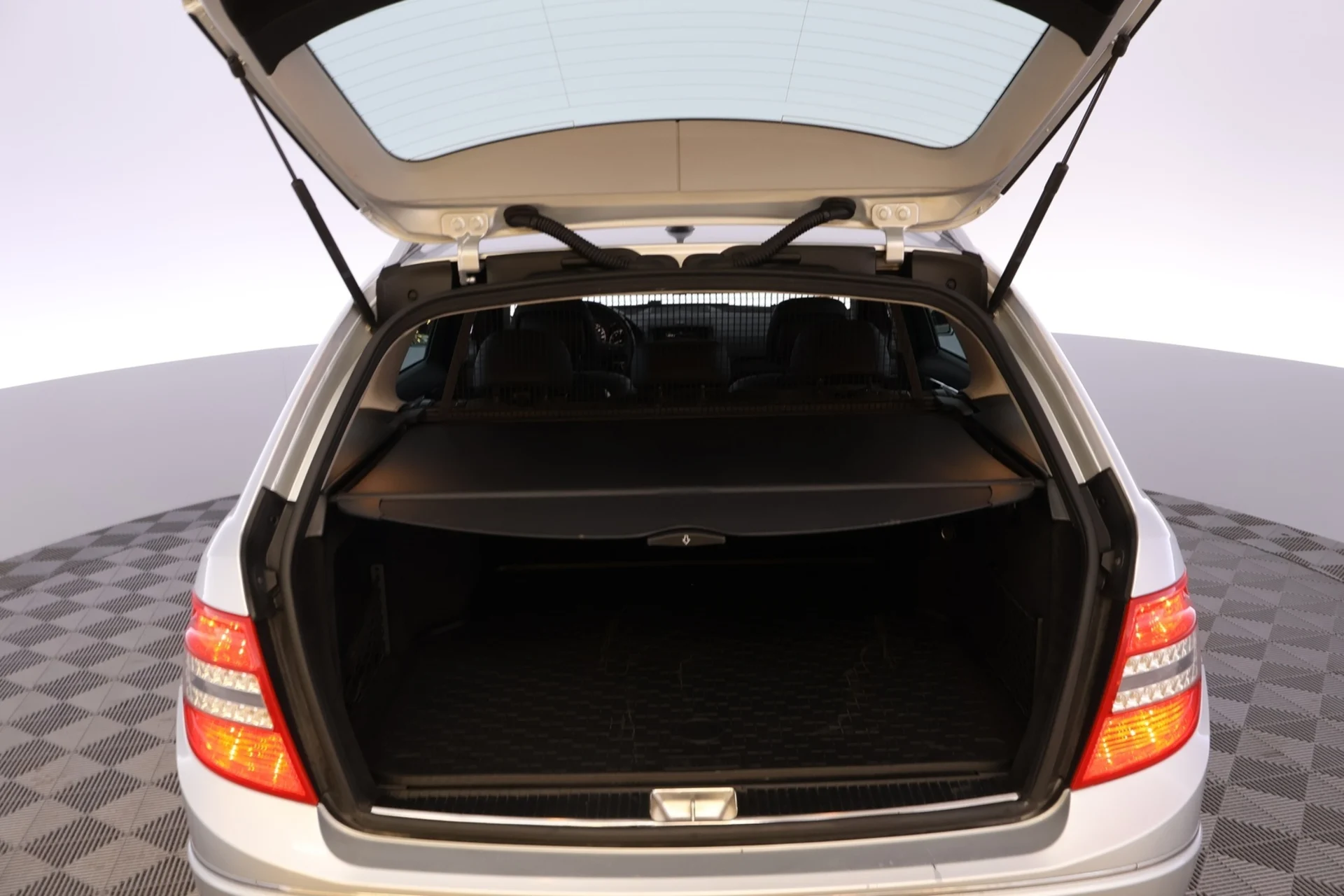 Car Image - SMsHdqU7bju599gQTtjmp