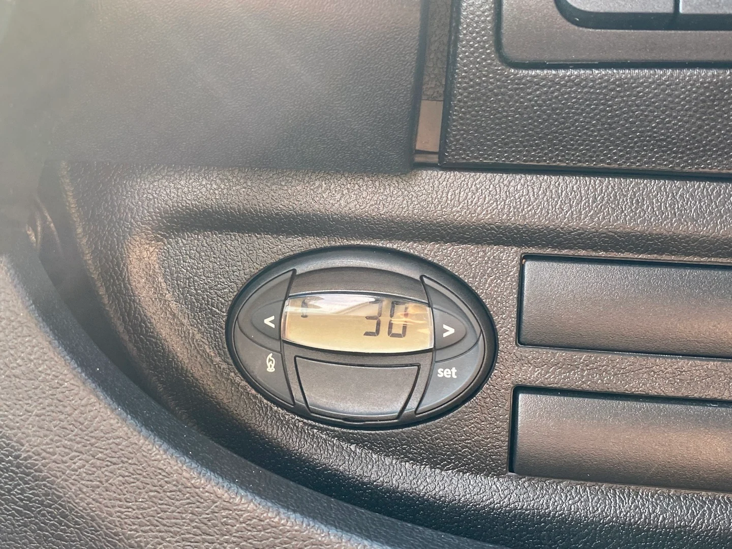 Car Image - 6YYblohDGUN8Q8cFMbiOth