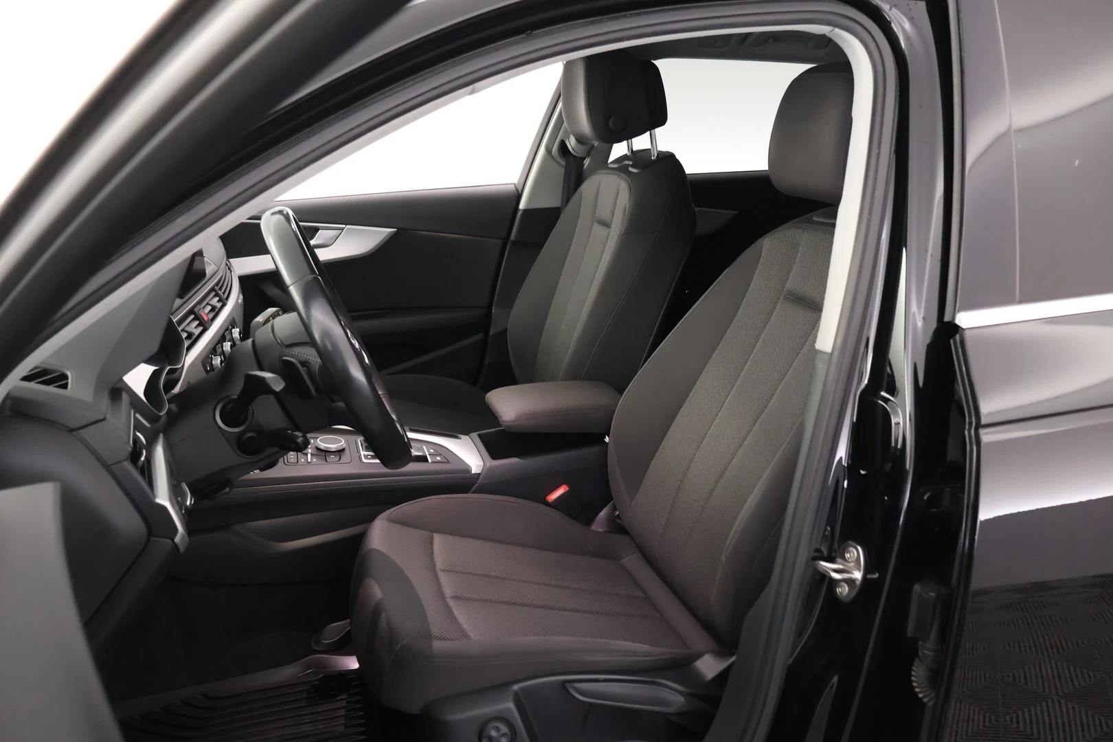 Car Image - ZFoNA7uoi1W0VLLggmUvd