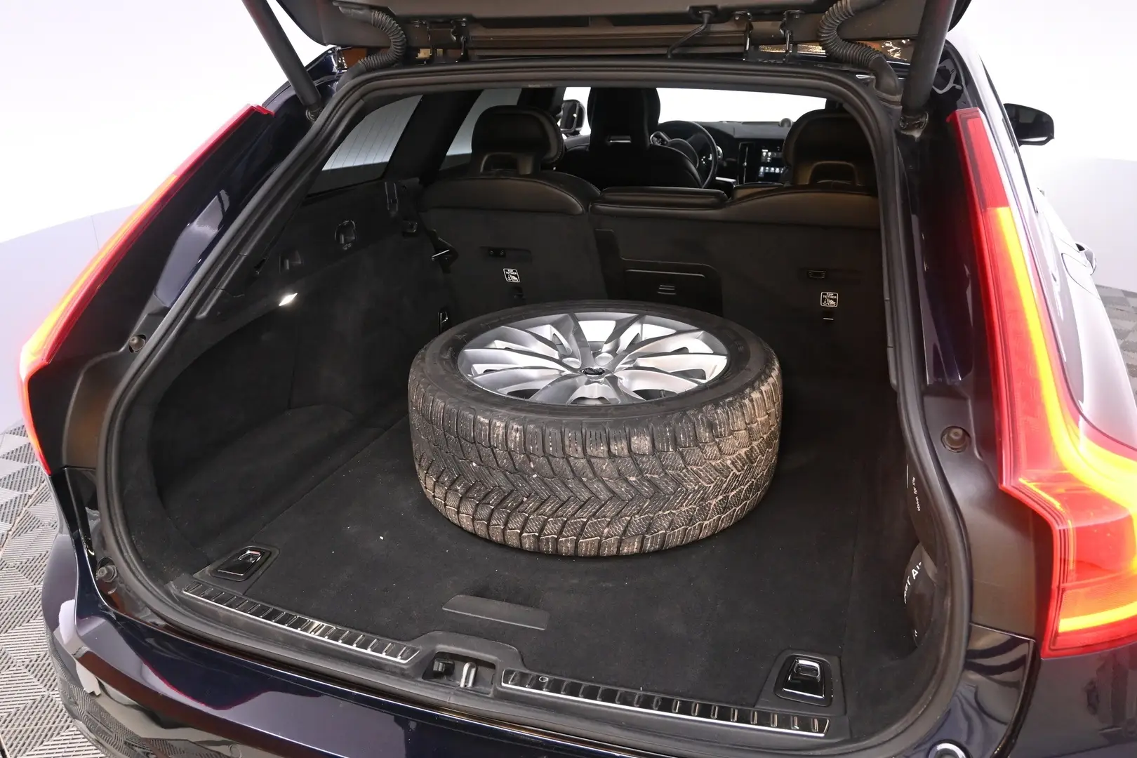 Car Image - 3fY7gm4w2WFcDjXAzPETkJ
