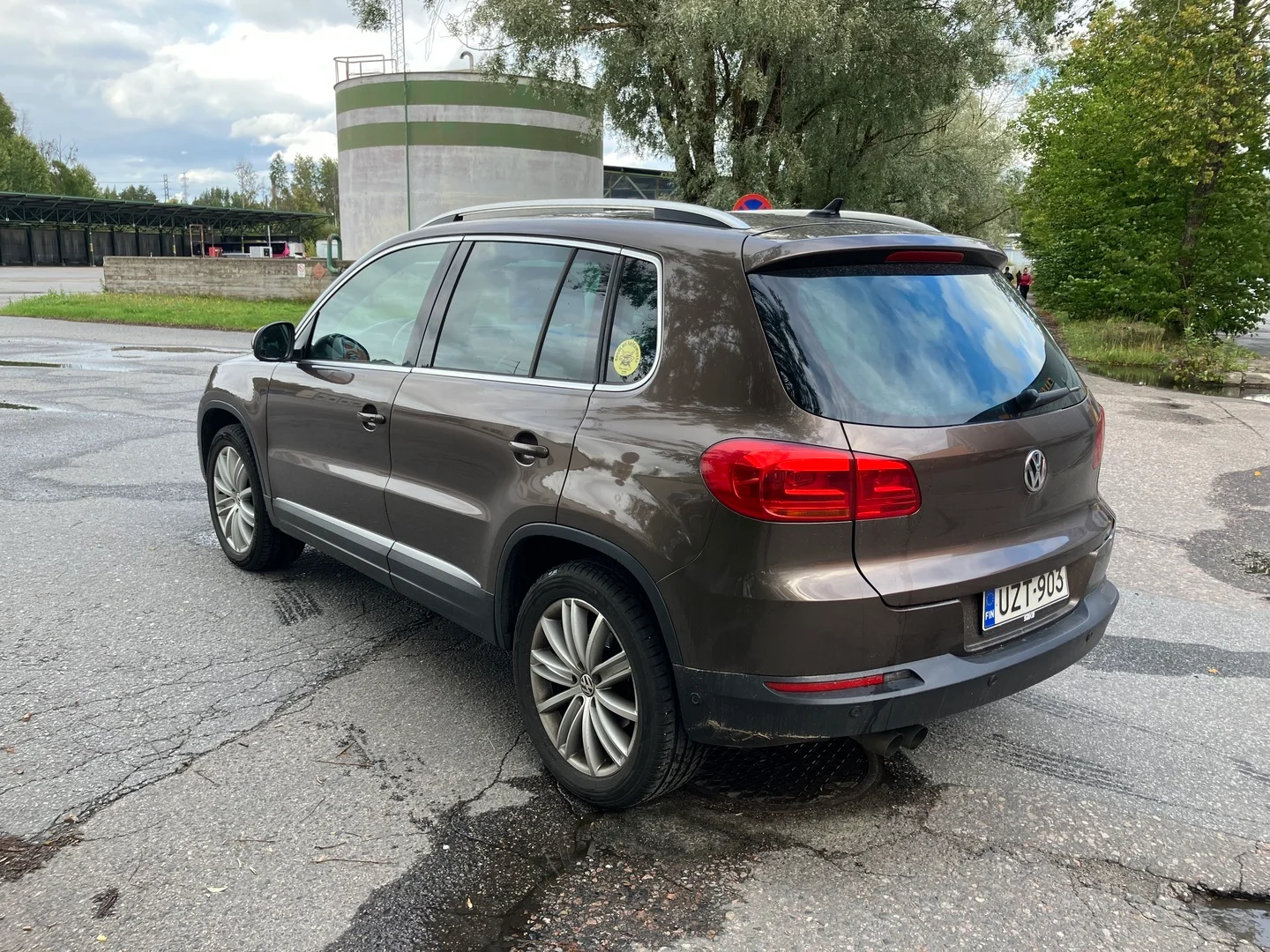 Car Image - AWb12Mh1jWsuBJyhIf8ka