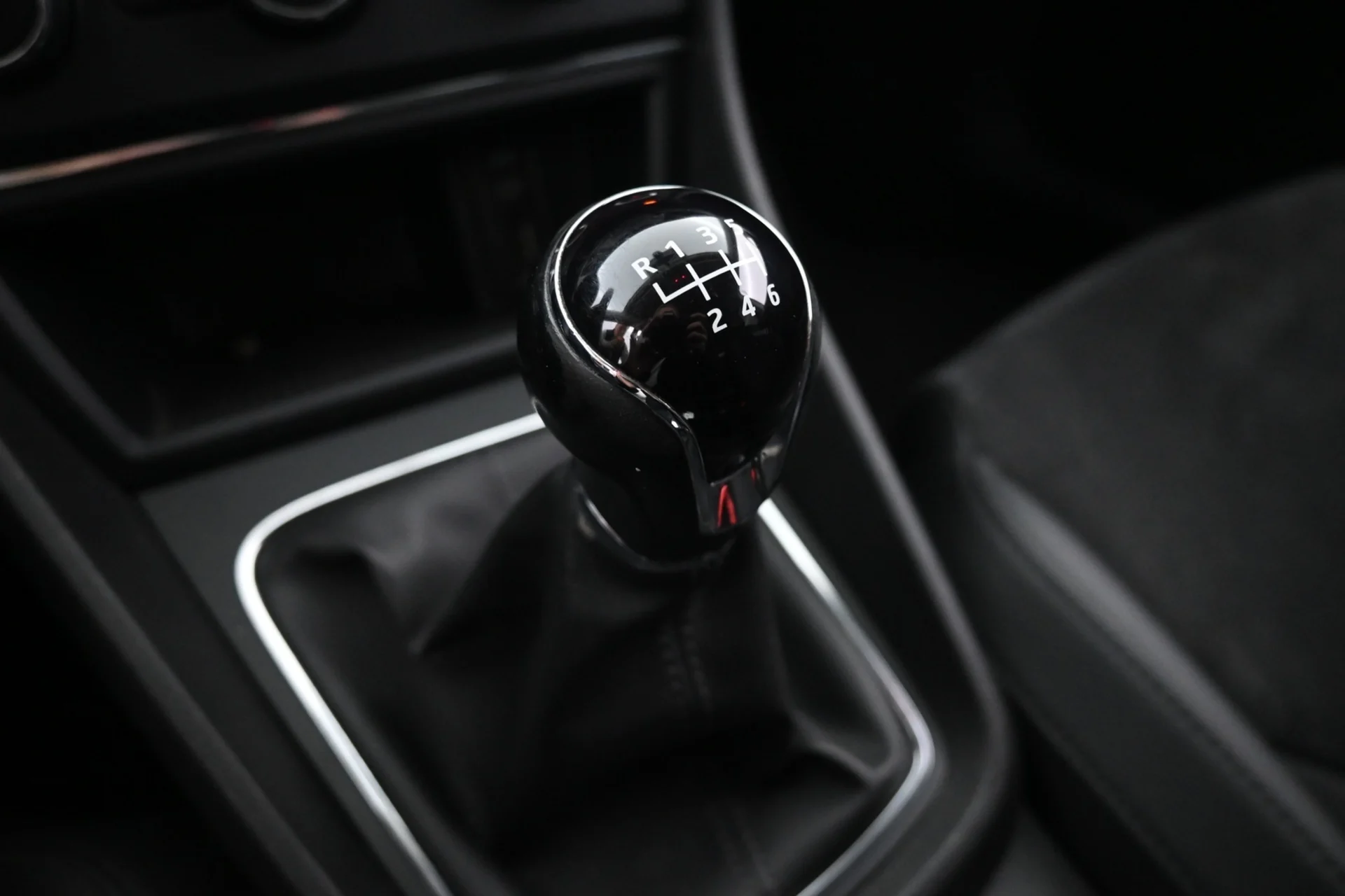 Car Image - 6jxEgd18J8xSDHsDkRssBr