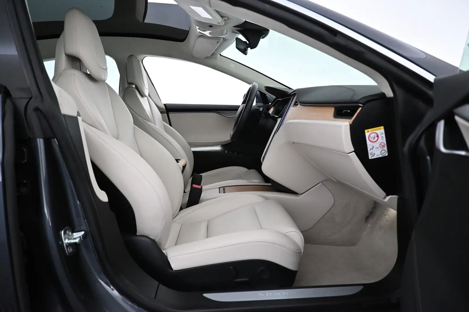 Car Image - 1S626i1RxmxuOu0MXCUBBr