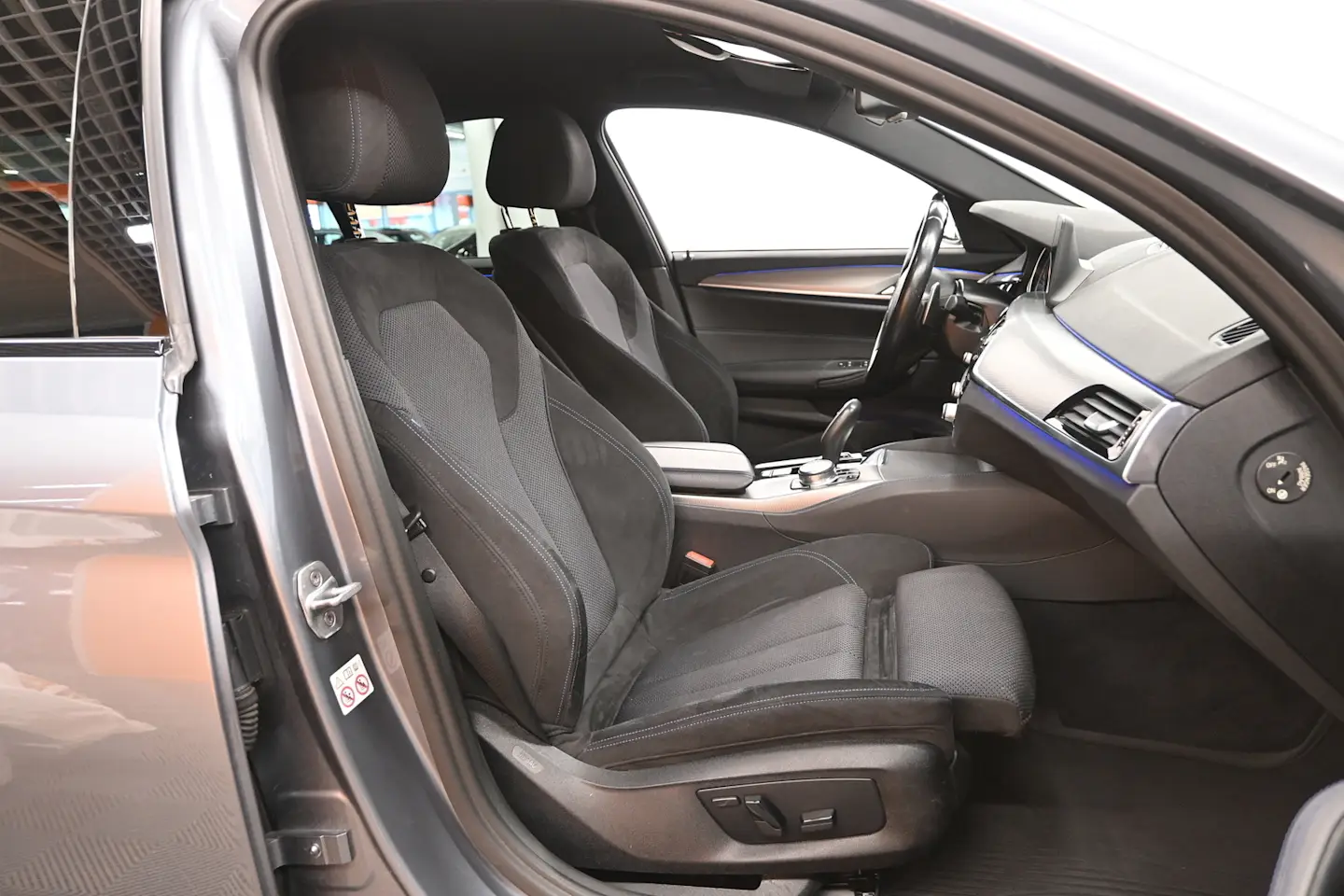 Car Image - 4oZVOgXCABymbNhKcO747j