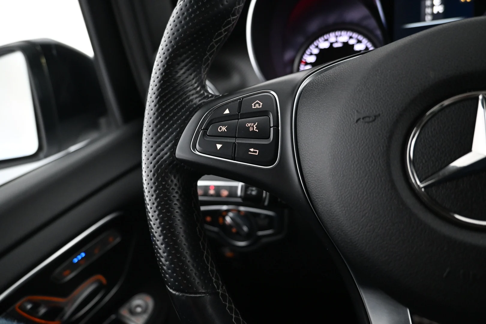 Car Image - 7skbhjry1touGIg4C16vKD