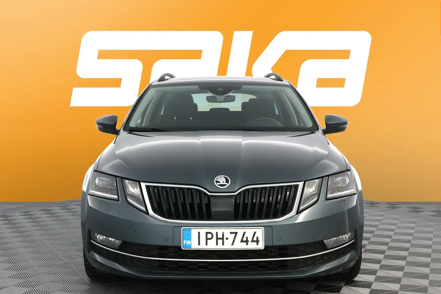 Car Image - 2w1N4dw5wkCBVg90khWsTi