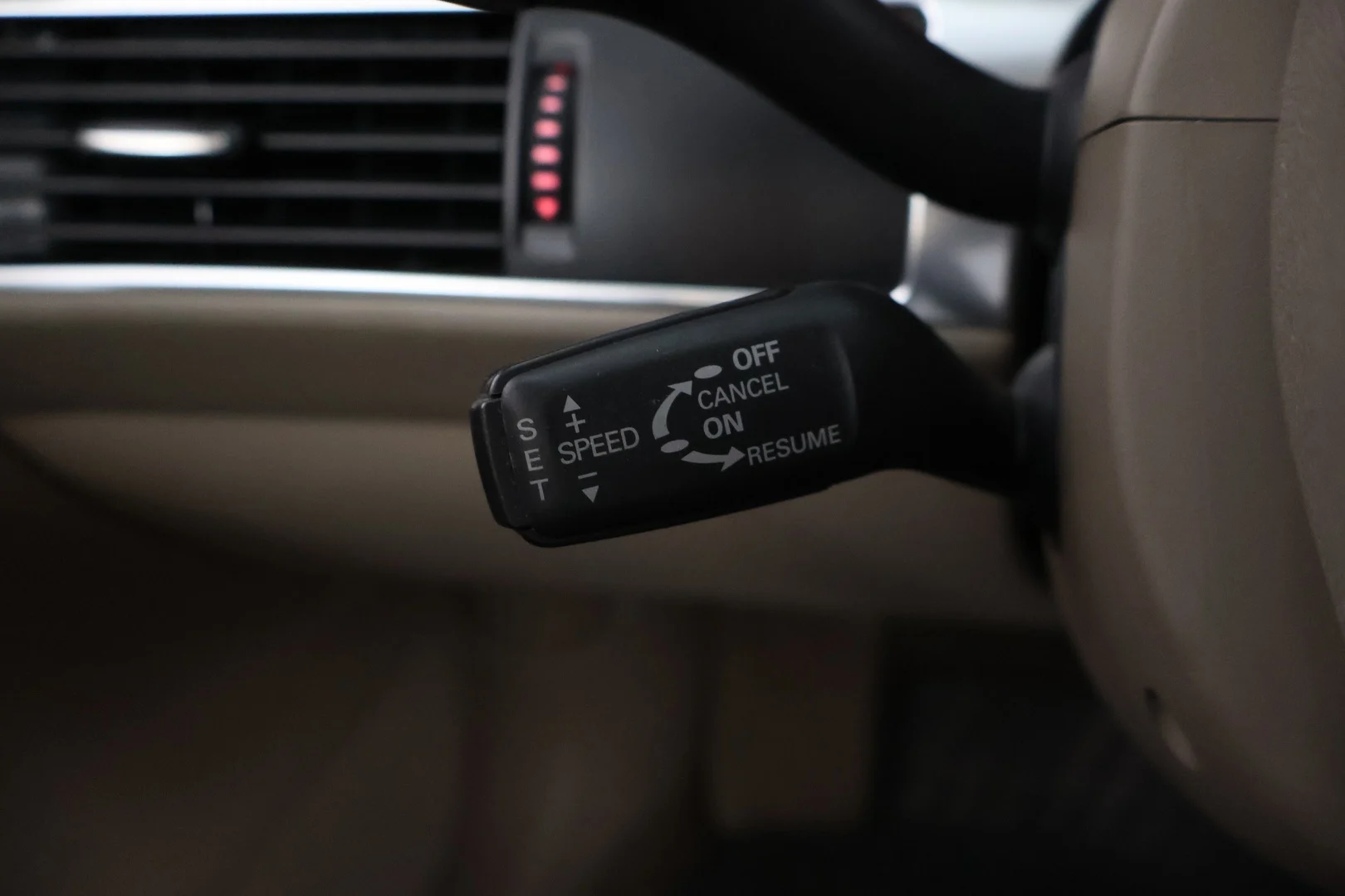 Car Image - 43MfxkmW6peBuhEKcsDKP6