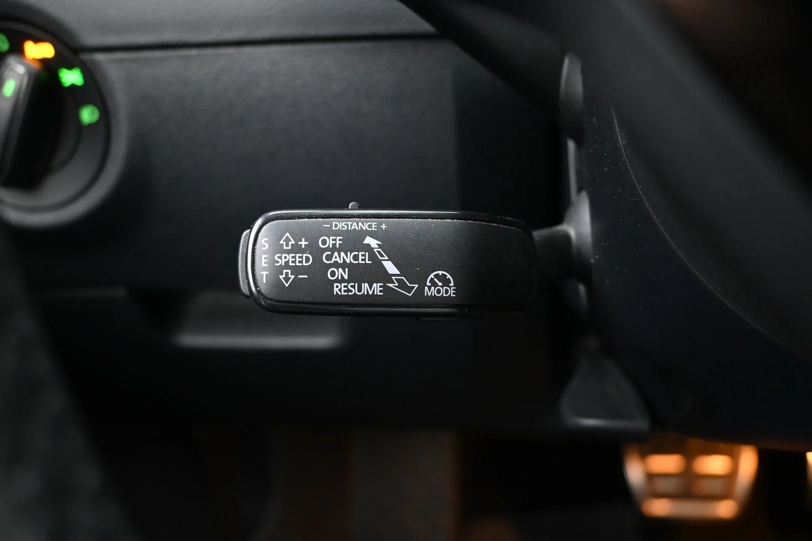 Car Image - 2EAXY62BmJhih89aCnbWM8