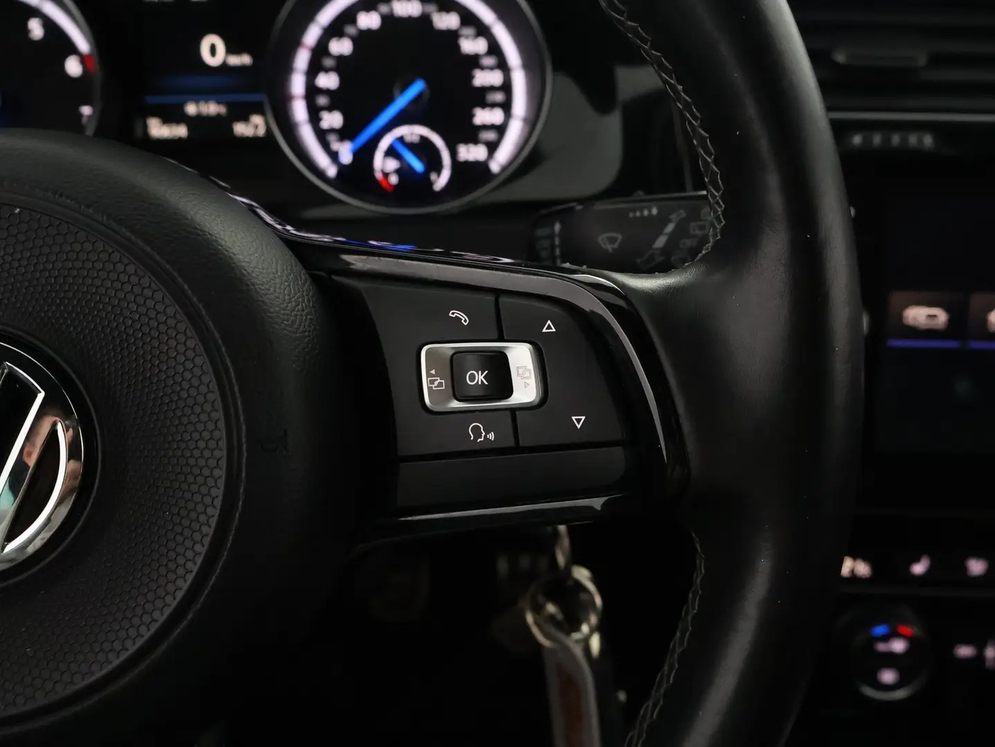 Car Image - gP1SHWCgqMOJ0Nd8zXWfX