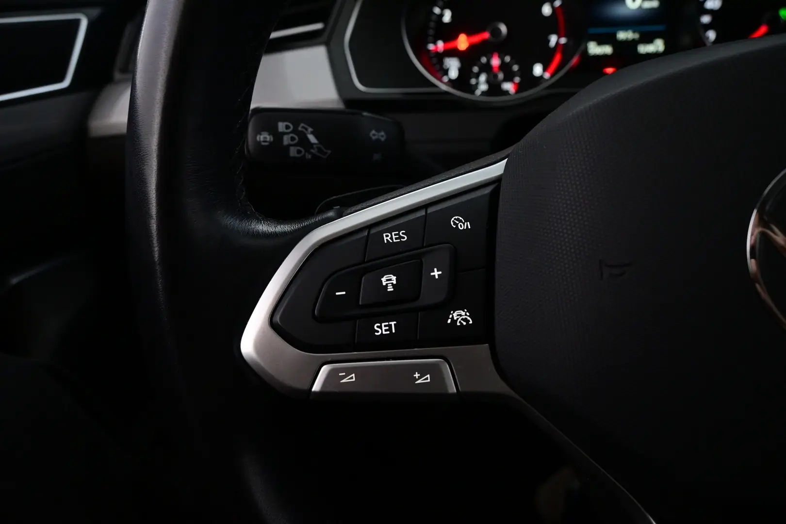 Car Image - 4RzyErIaxqrKES1al8l9JW