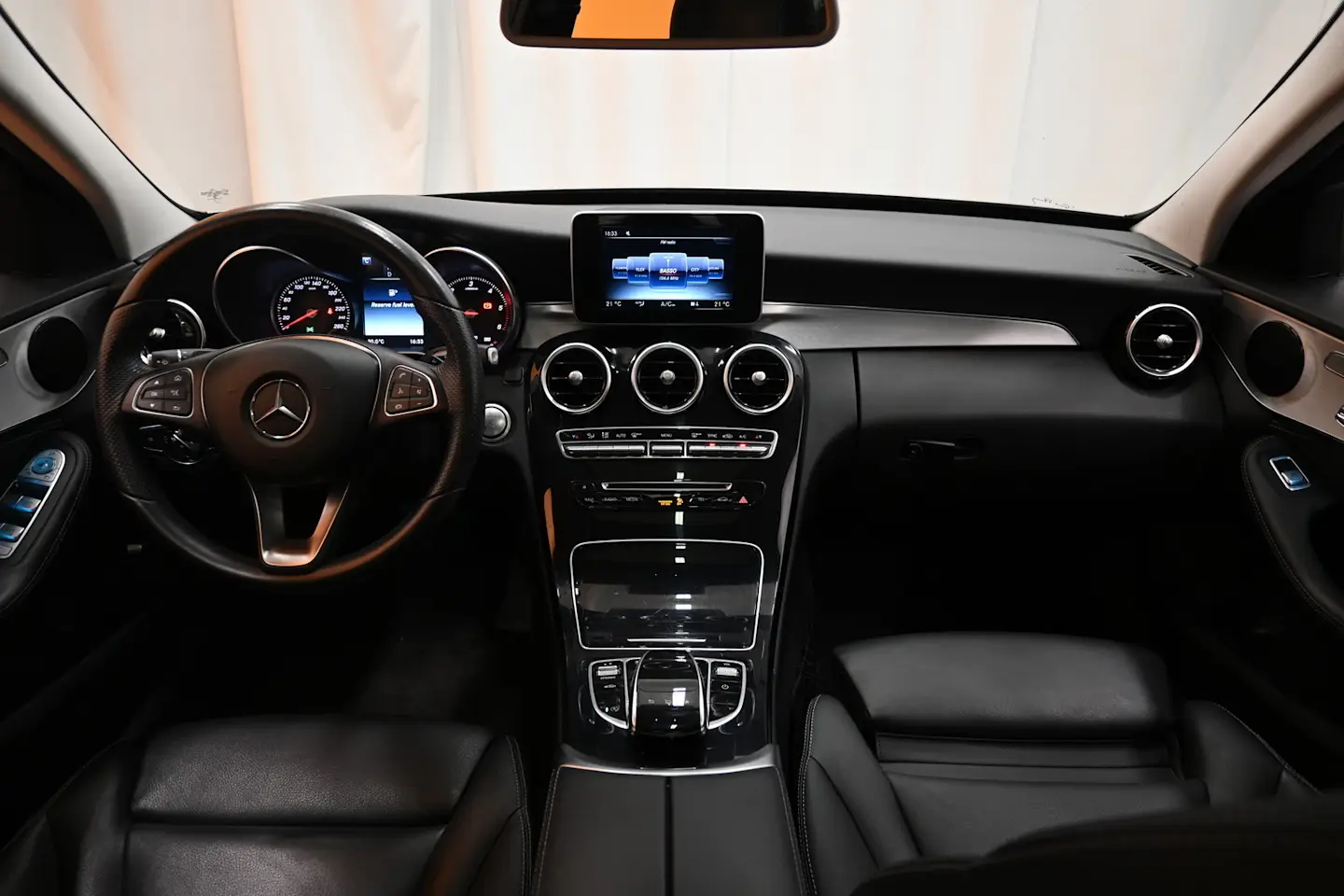 Car Image - 6ZaJxWx38sQ8SF7plGMylf