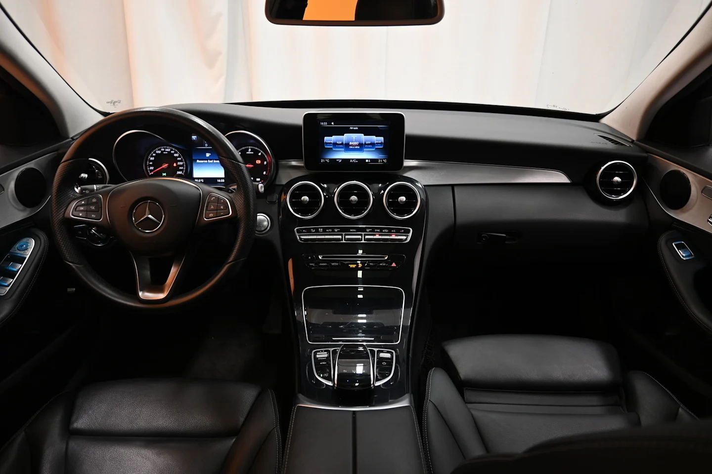 Car Image - 6ZaJxWx38sQ8SF7plGMylf