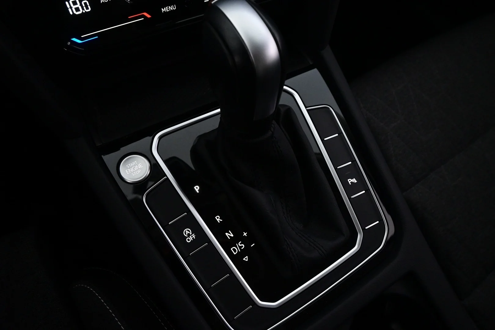 Car Image - NE2QGmWpa3dbhnJ52Z9YL
