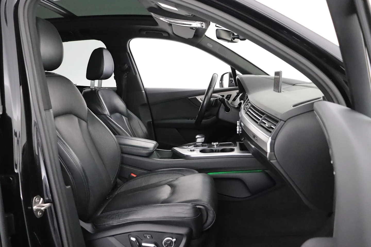 Car Image - 3EyzQnf7t201rDR68M1k35