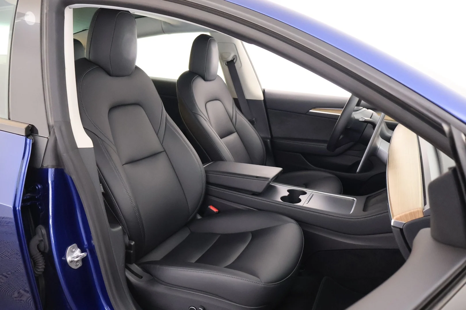 Car Image - 20sZOOpMXVHTr0fF4N5nwo