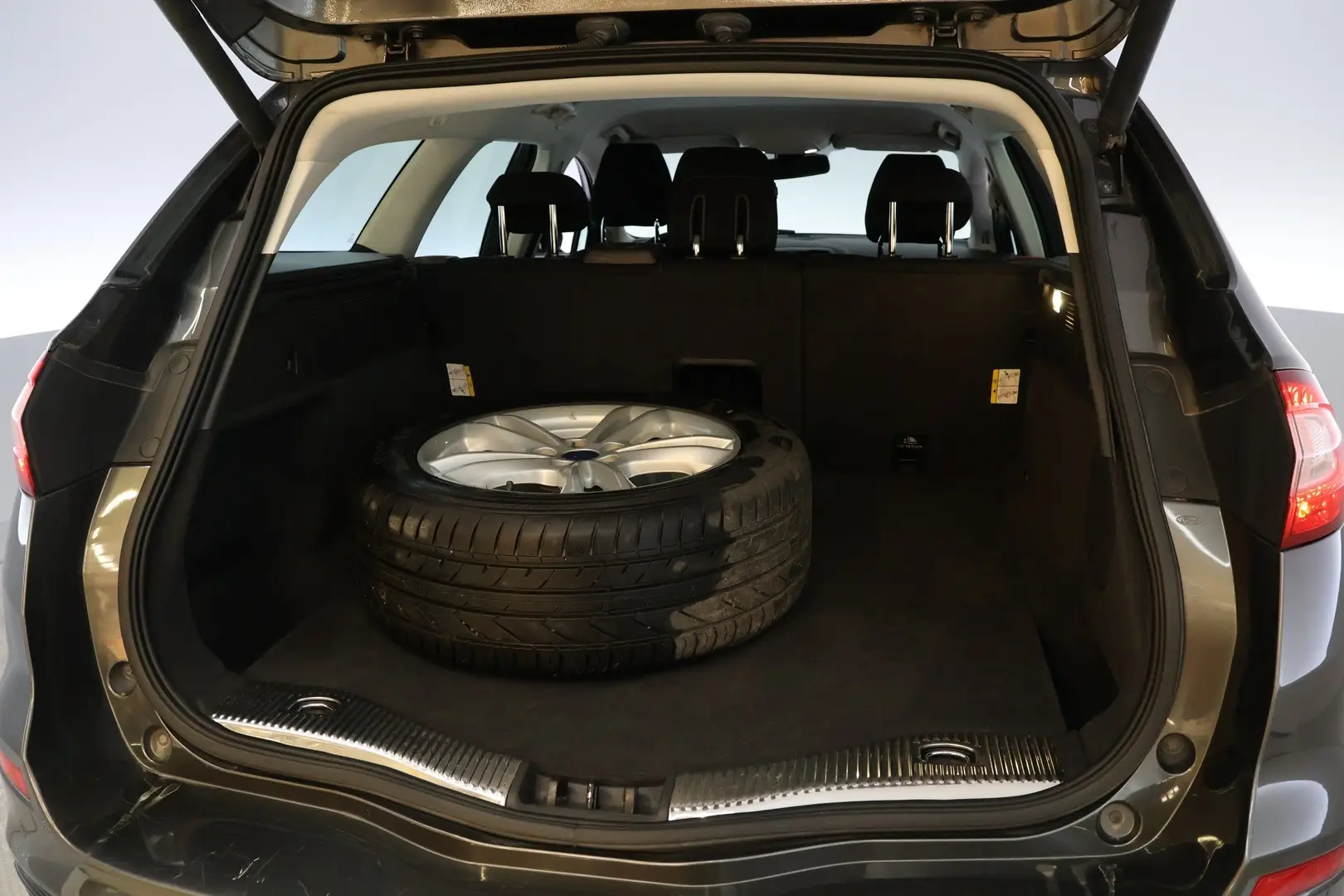 Car Image - 6cstHRUIfFeCCTSuG7bmOd