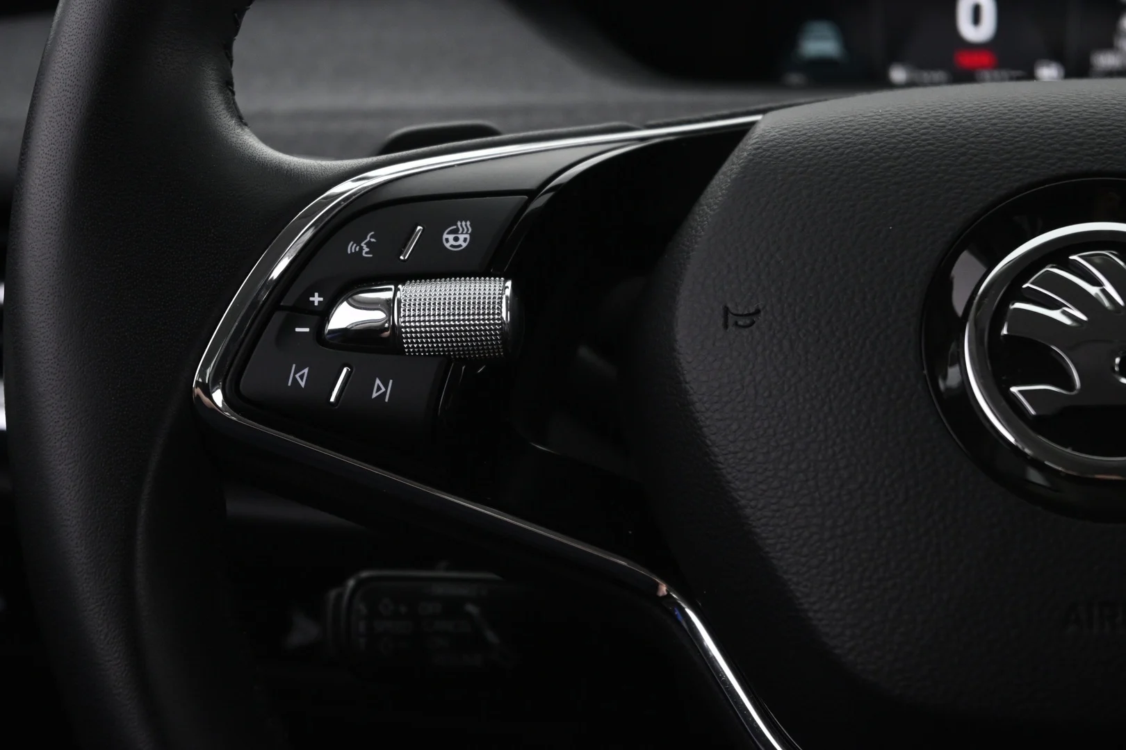 Car Image - 6syIhLi71X9RsXFaxCIzIN