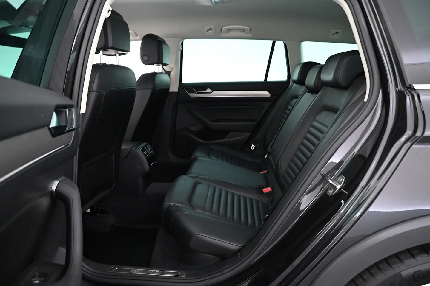 Car Image - 1FBi9mCdycl7sjD6C6FxyT