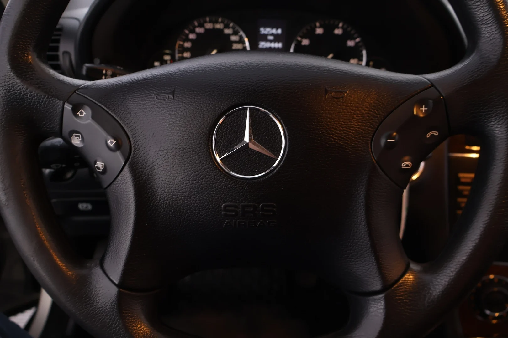 Car Image - 5S2TmLzTJHgTYwSjNiIb3d