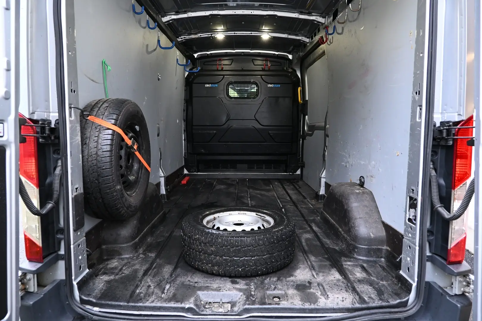Car Image - 4XlYSp3cnfF200NgG6WqdT