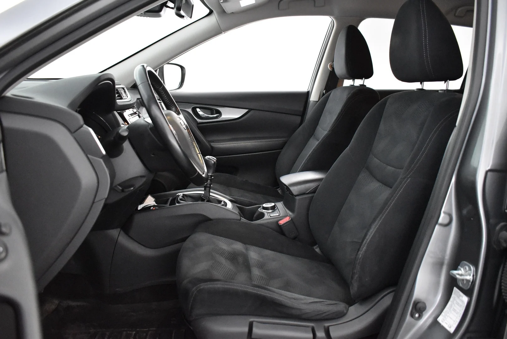 Car Image - 2iQNuvv8Ypr5TEFdVyrJyS