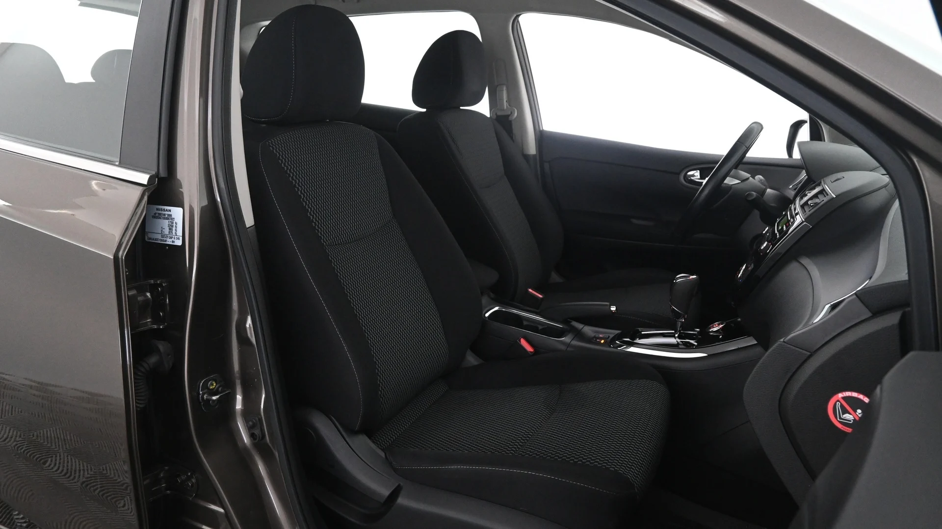 Car Image - tNLVwS9nql3nJuqbJsWyU