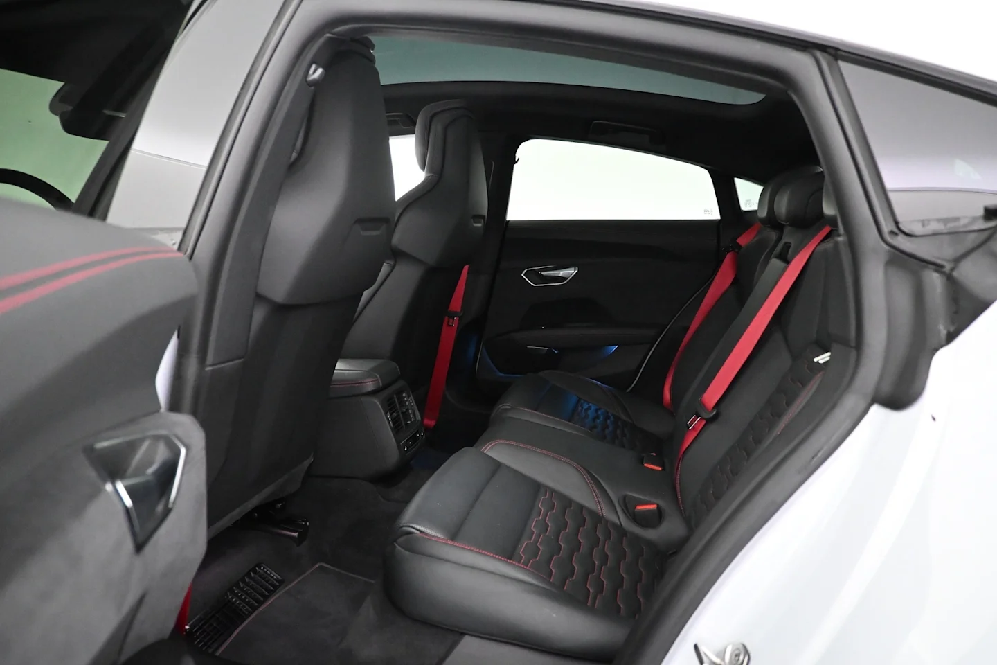 Car Image - 6jITkmC8Ad51CZDk4w6hJe