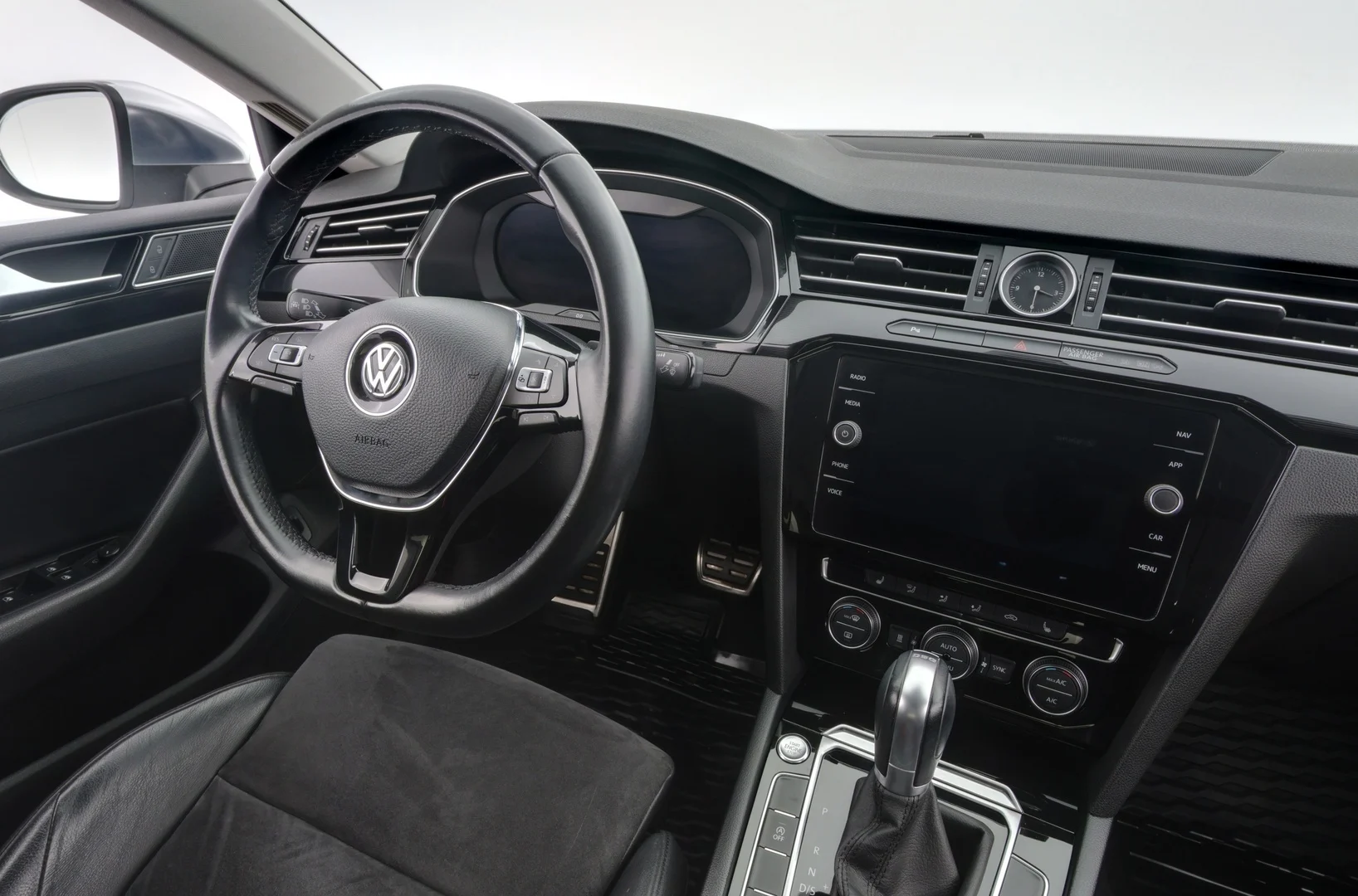 Car Image - 2uSetRmLrhgu4jQWtjDbEV