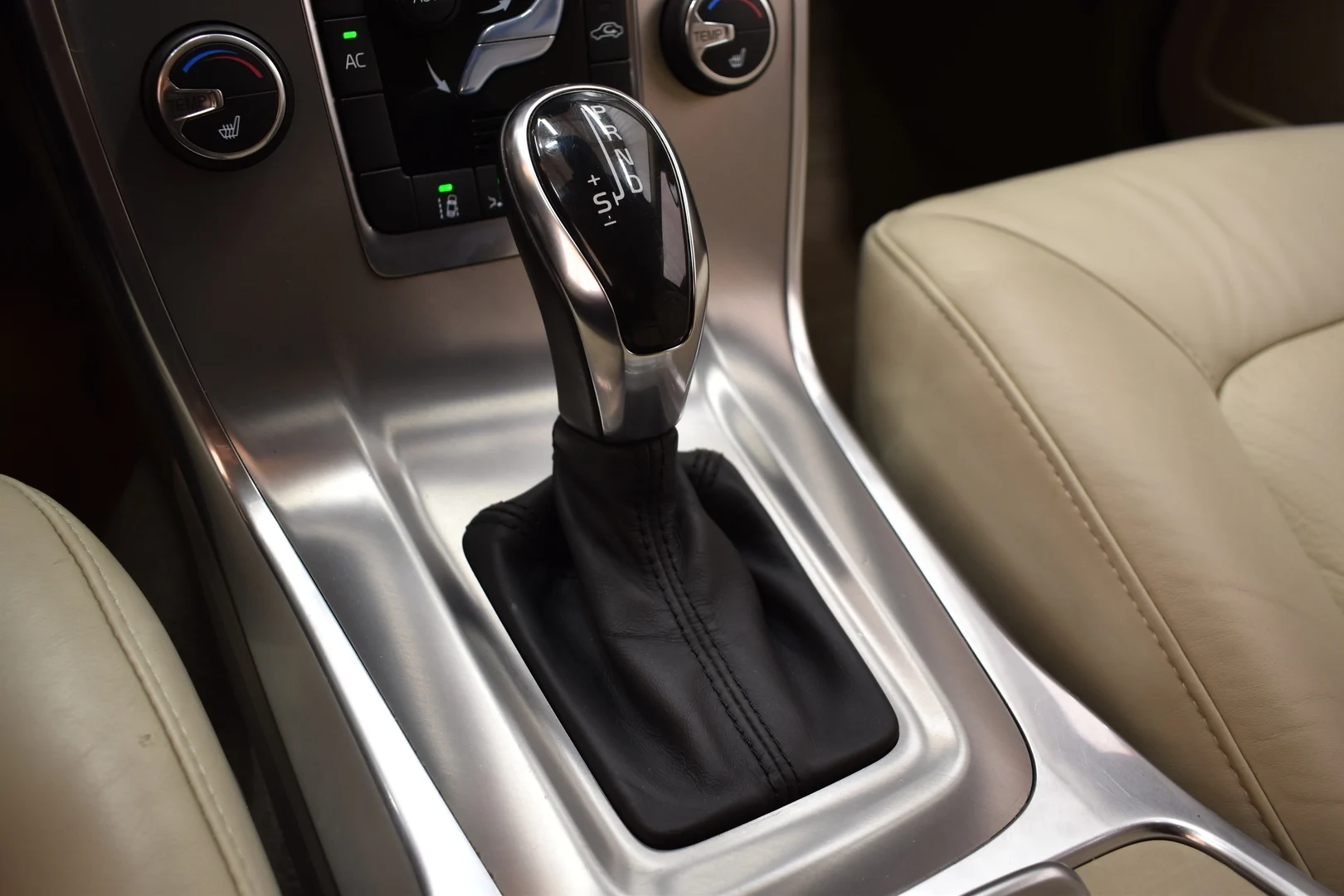 Car Image - 17kFJakzZMDg370pjiC2z4