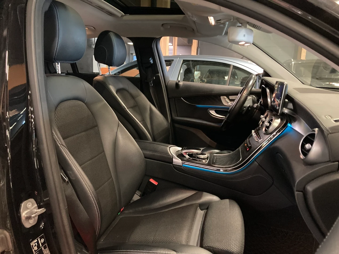 Car Image - 6T4PqdnLq89enbiifdJOVC