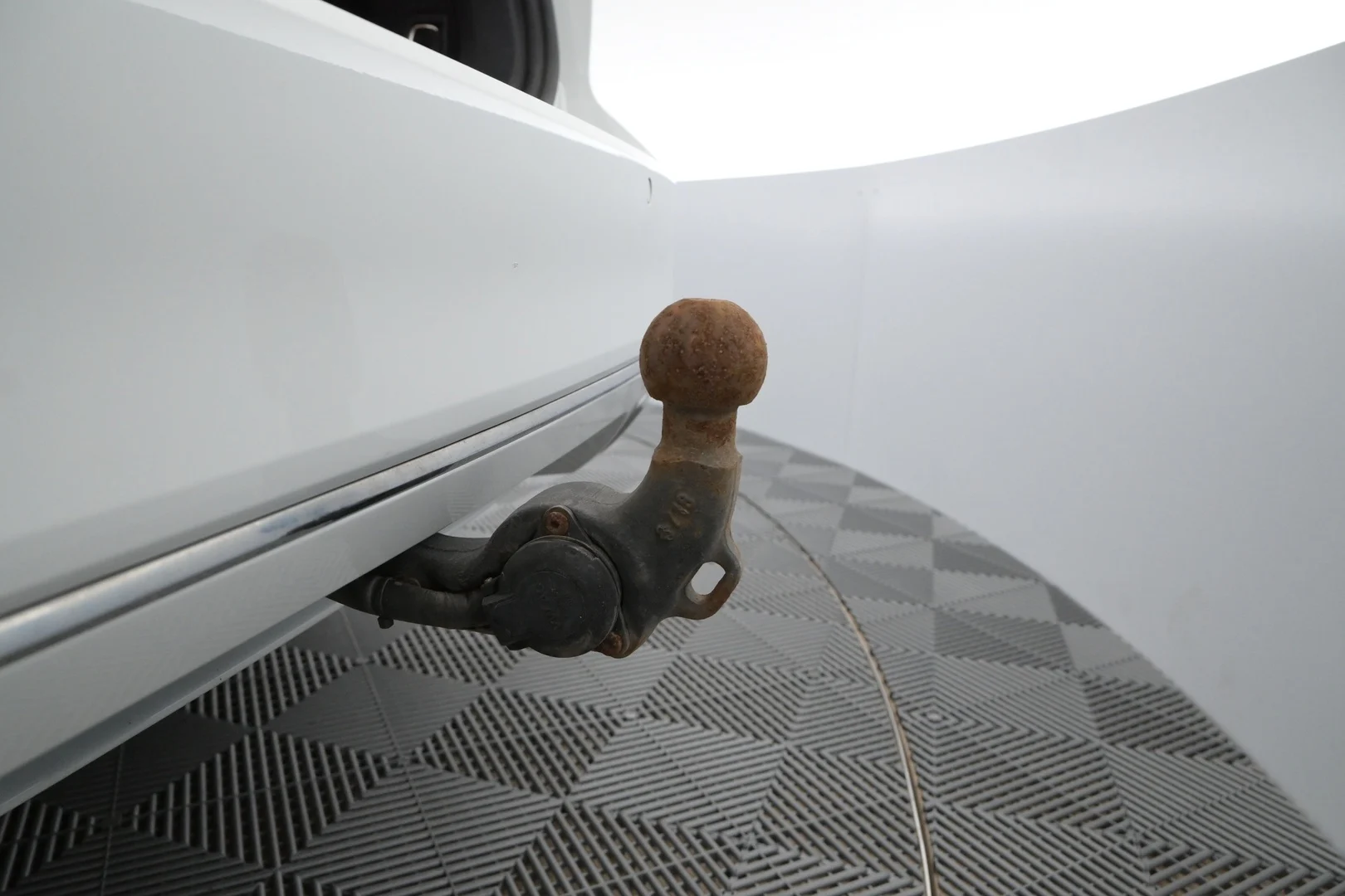 Car Image - 608Y6BgCis1zR3TM3gtPPL