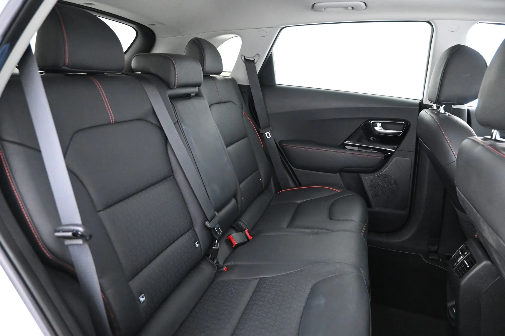 Car Image - 1Uaad4o6bjKxvJTGO0rbWy