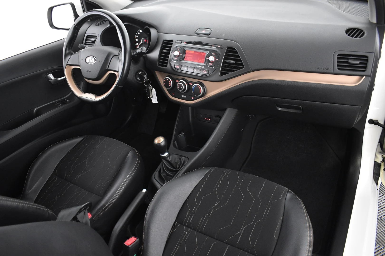 Car Image - 5j8aeG57GO5lUaRpO0f6v6