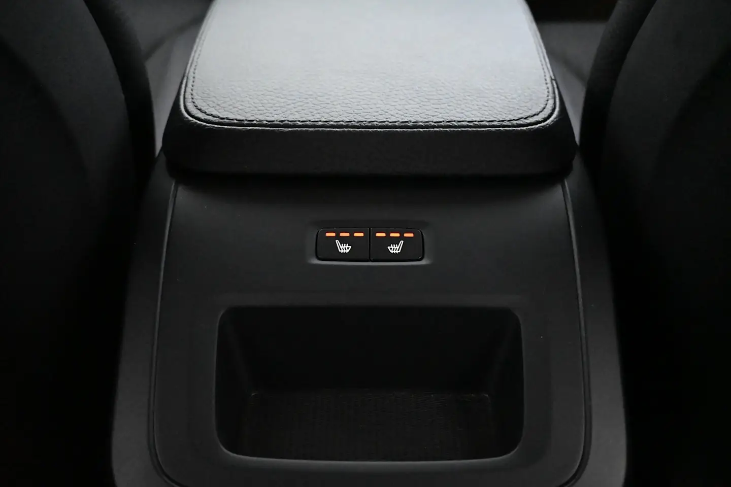 Car Image - XA5lzimtBwIVHtWOGxpCo