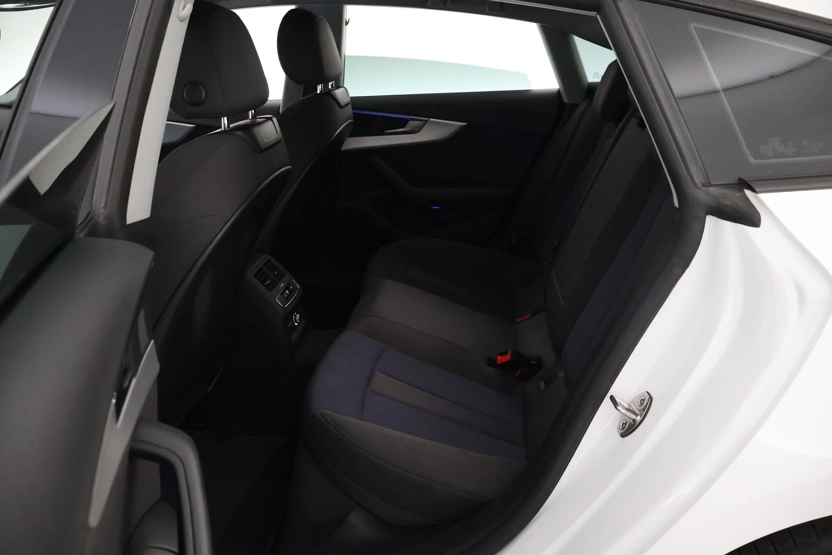 Car Image - 6fEc0dnveoR3toTQ7eE1hC